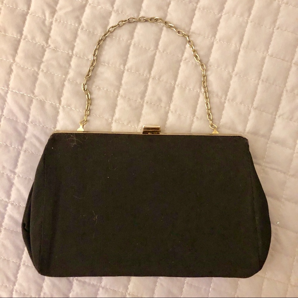 Elegant black clutch